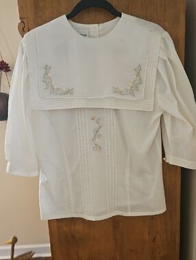 Vintage Embroidered Cottagecore Blouse